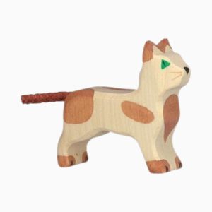 Holztiger-kat met bruine vlekken