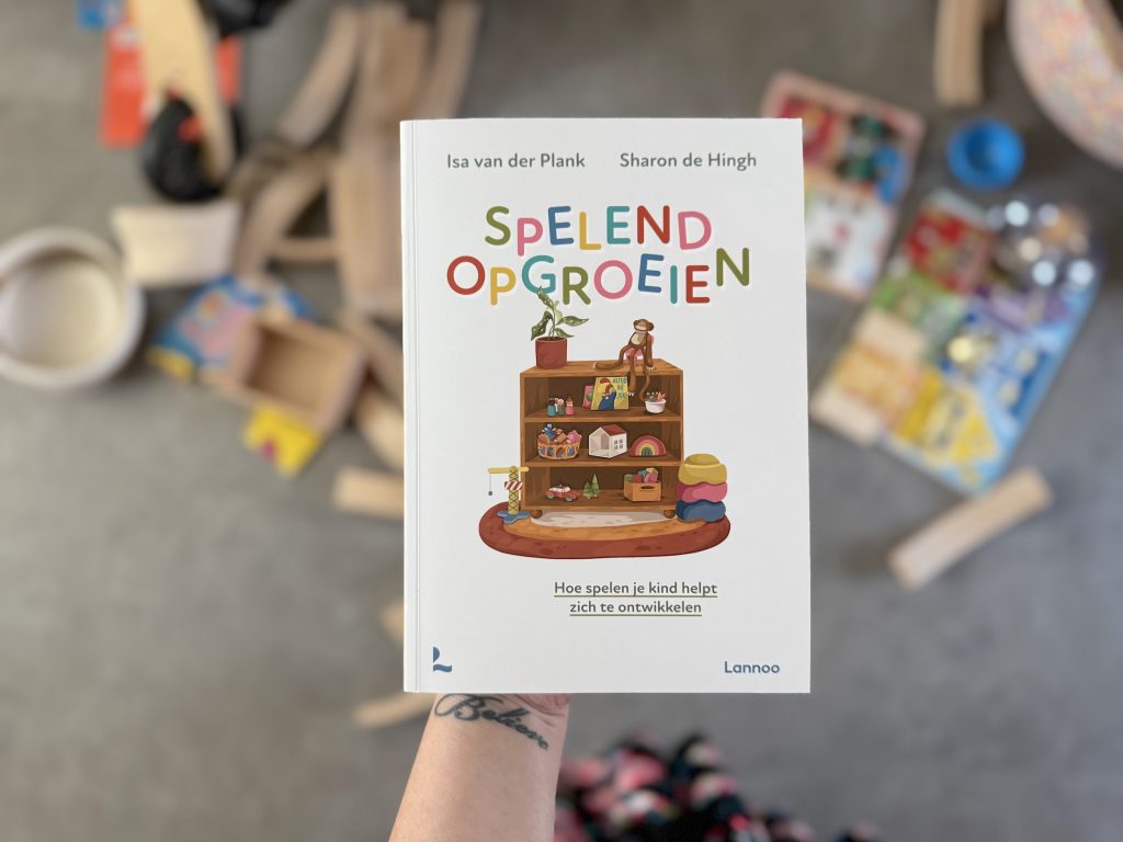 Nieuw boek ‘Spelend opgroeien’ over spel en de ontwikkeling van je kind